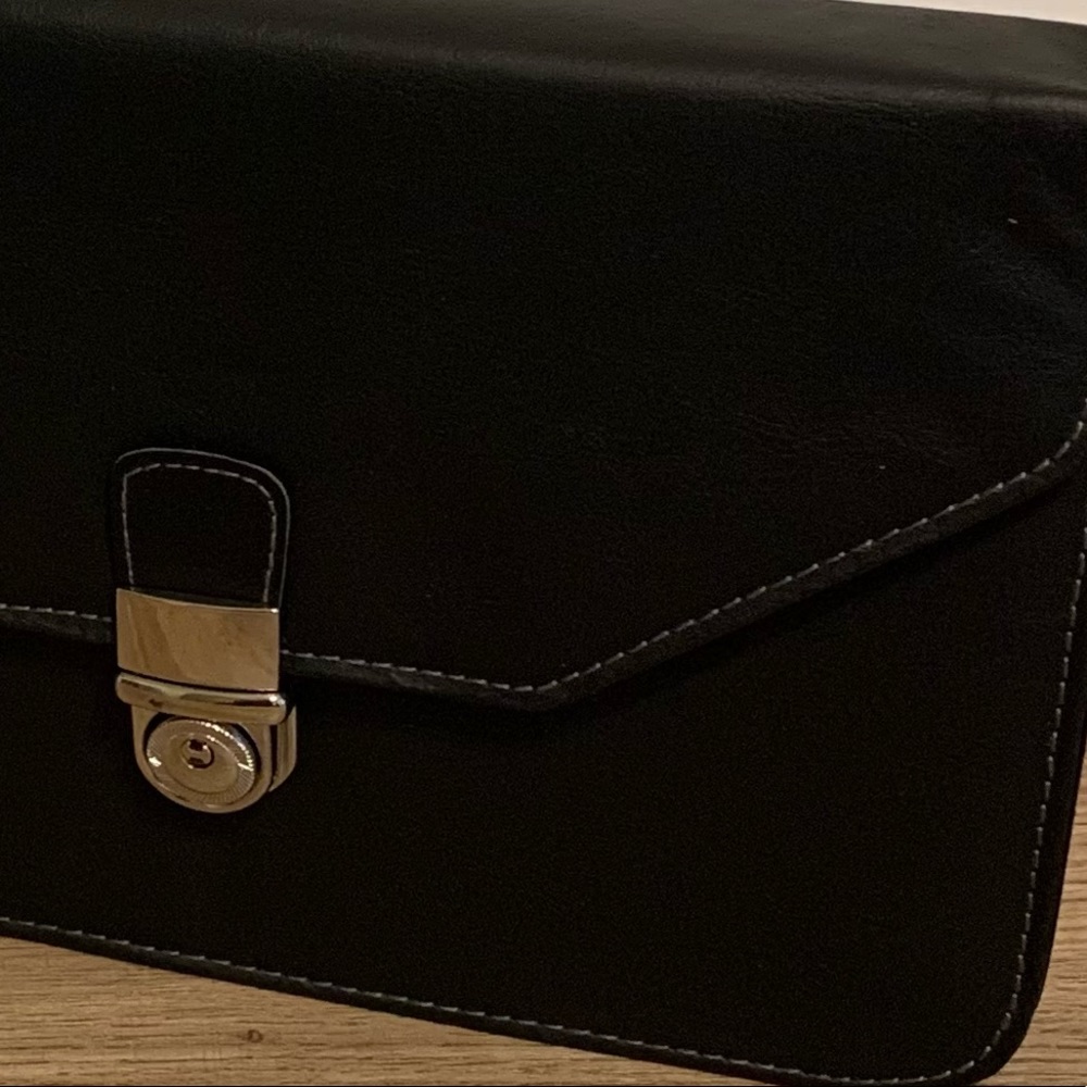 Expandable Faux Leather Clutch Purse - Picture 4 of 8